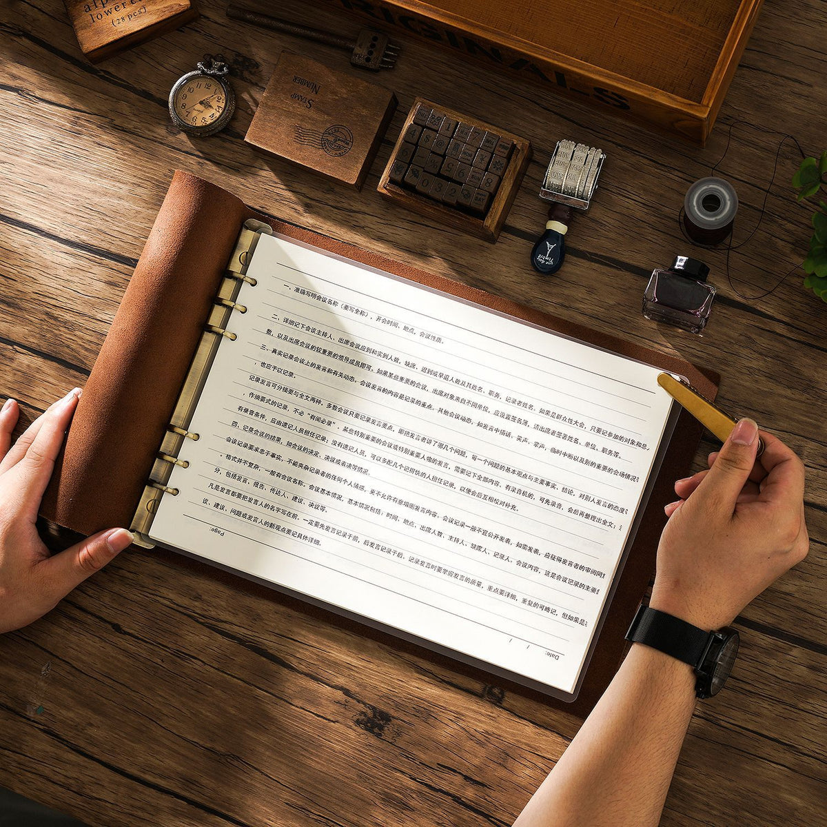 The Roaming Canvas — Leather A4 Landscape Ring Binder Sketchbook Notebook