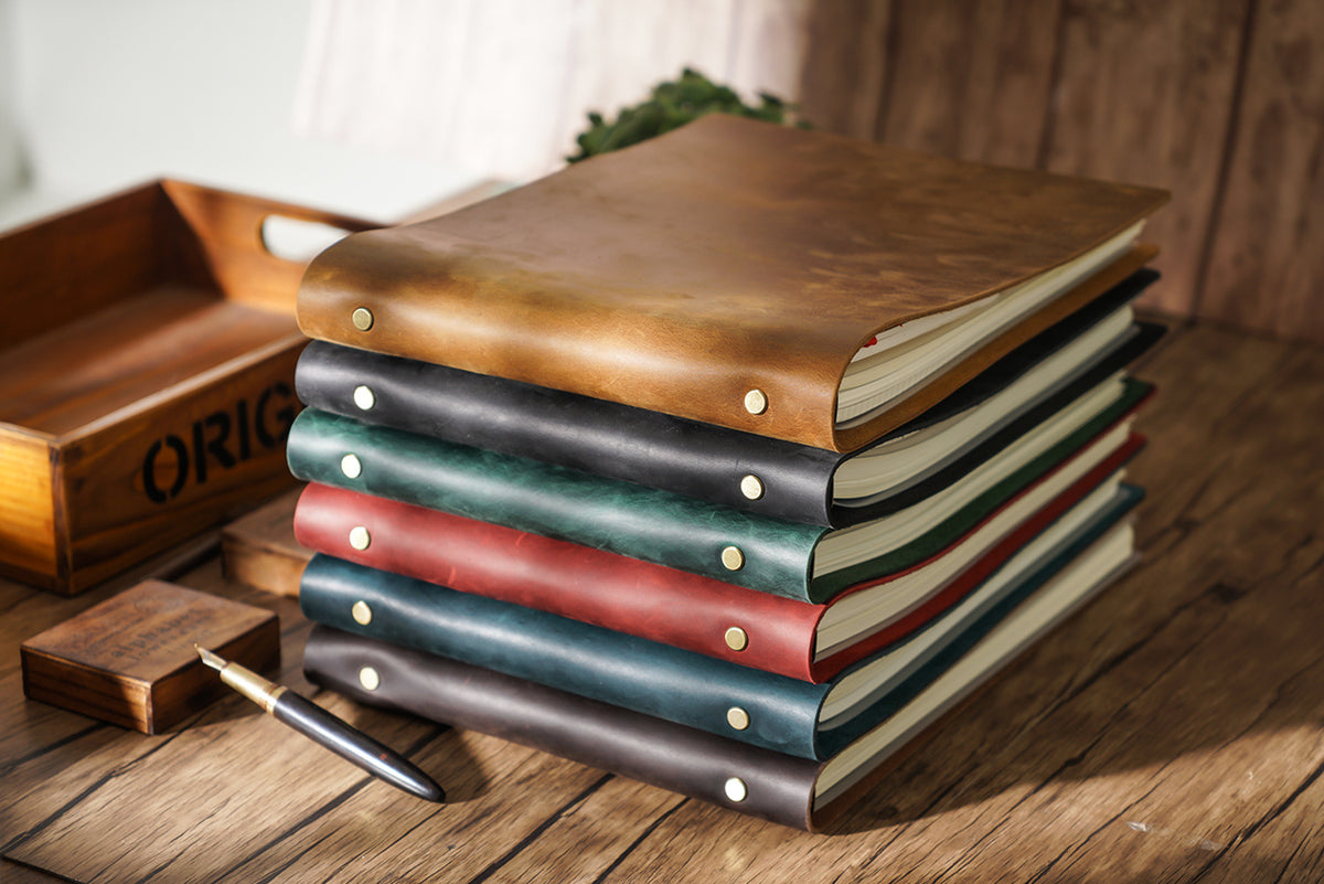 The Roaming Canvas — Leather A4 Landscape Ring Binder Sketchbook Notebook